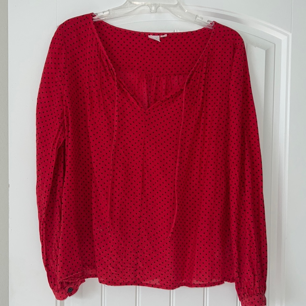 Gap brand red top